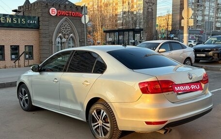 Volkswagen Jetta VI, 2011 год, 900 000 рублей, 4 фотография