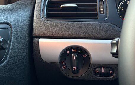 Volkswagen Jetta VI, 2011 год, 900 000 рублей, 13 фотография