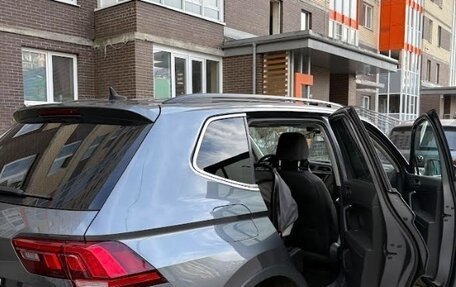 Volkswagen Tiguan II, 2019 год, 2 500 000 рублей, 6 фотография