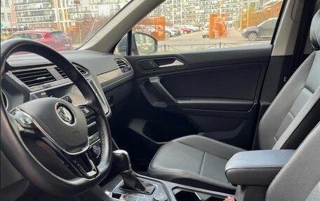 Volkswagen Tiguan II, 2019 год, 2 500 000 рублей, 5 фотография