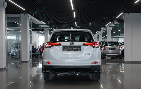 Toyota RAV4, 2018 год, 2 970 000 рублей, 6 фотография