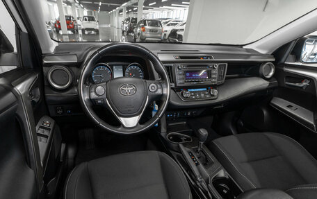 Toyota RAV4, 2018 год, 2 970 000 рублей, 7 фотография