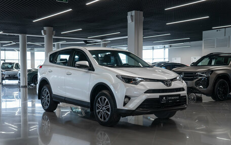 Toyota RAV4, 2018 год, 2 970 000 рублей, 2 фотография