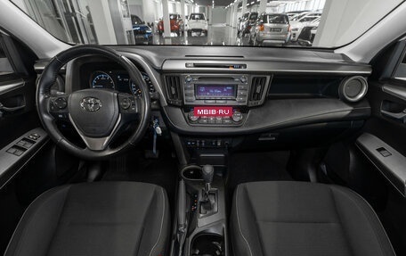 Toyota RAV4, 2018 год, 2 970 000 рублей, 8 фотография