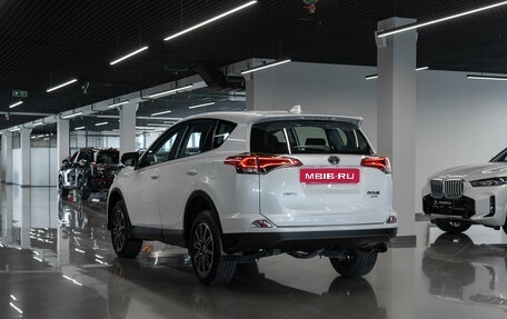 Toyota RAV4, 2018 год, 2 970 000 рублей, 5 фотография