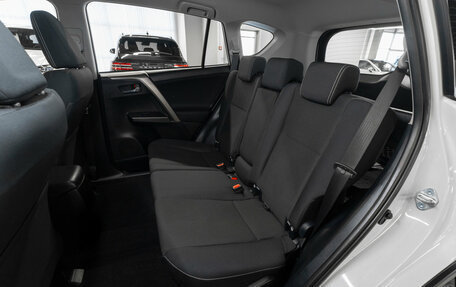 Toyota RAV4, 2018 год, 2 970 000 рублей, 12 фотография