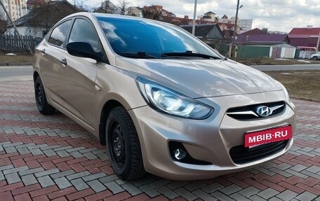 Hyundai Solaris II рестайлинг, 2011 год, 520 000 рублей, 2 фотография
