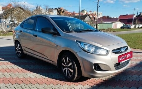 Hyundai Solaris II рестайлинг, 2011 год, 520 000 рублей, 7 фотография