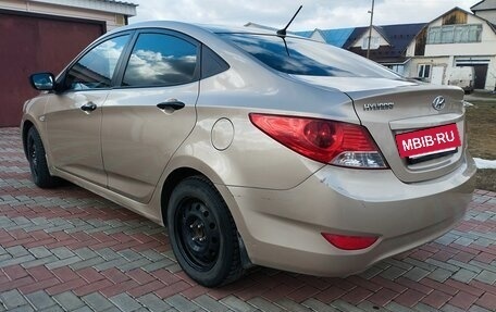 Hyundai Solaris II рестайлинг, 2011 год, 520 000 рублей, 5 фотография