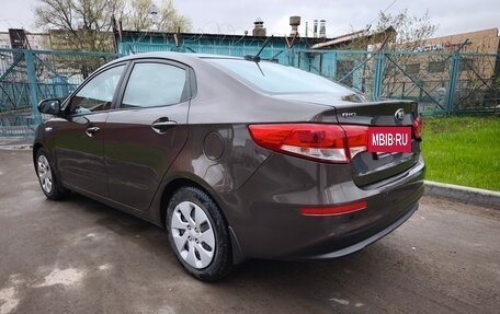 KIA Rio III рестайлинг, 2017 год, 1 000 000 рублей, 8 фотография