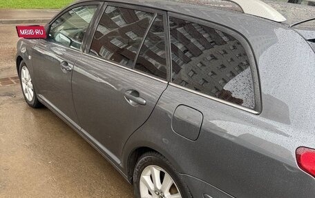 Toyota Avensis III рестайлинг, 2005 год, 850 000 рублей, 2 фотография