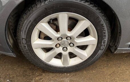 Toyota Avensis III рестайлинг, 2005 год, 850 000 рублей, 8 фотография