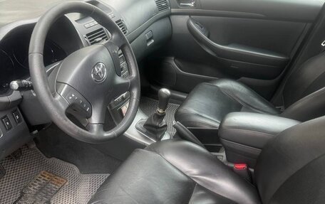 Toyota Avensis III рестайлинг, 2005 год, 850 000 рублей, 9 фотография