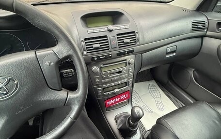 Toyota Avensis III рестайлинг, 2005 год, 850 000 рублей, 17 фотография