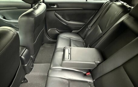 Toyota Avensis III рестайлинг, 2005 год, 850 000 рублей, 20 фотография