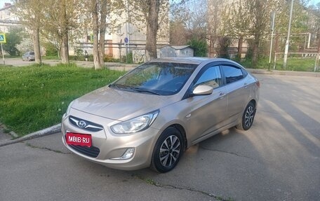 Hyundai Solaris II рестайлинг, 2012 год, 1 000 000 рублей, 1 фотография