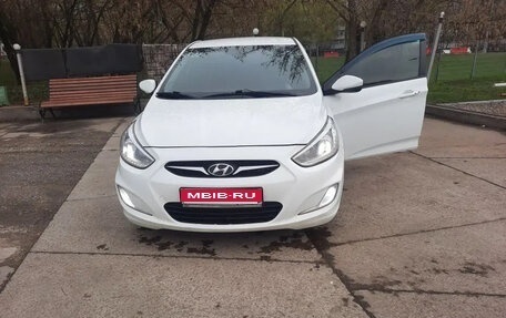 Hyundai Solaris II рестайлинг, 2014 год, 1 070 000 рублей, 1 фотография