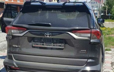 Toyota RAV4, 2022 год, 3 500 000 рублей, 2 фотография