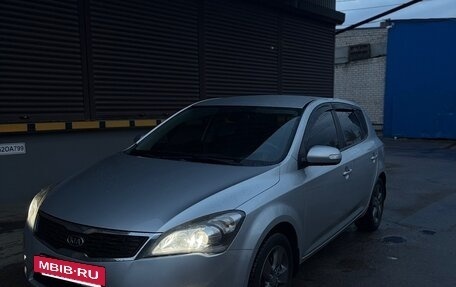 KIA cee'd I рестайлинг, 2010 год, 815 000 рублей, 2 фотография