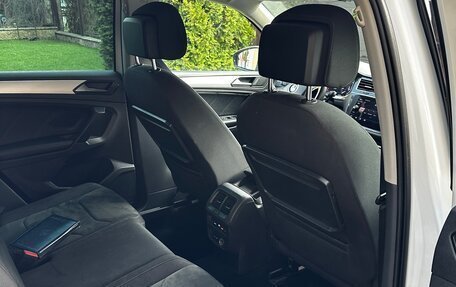 Volkswagen Tiguan II, 2018 год, 3 250 000 рублей, 8 фотография