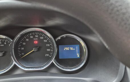 Renault Logan II, 2014 год, 800 000 рублей, 7 фотография