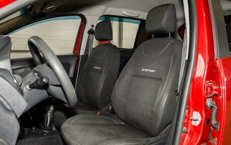 Renault Sandero II рестайлинг, 2015 год, 699 000 рублей, 11 фотография