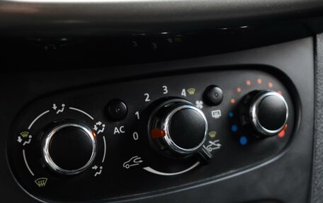 Renault Sandero II рестайлинг, 2015 год, 699 000 рублей, 14 фотография