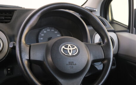 Toyota Vitz, 2011 год, 749 000 рублей, 12 фотография