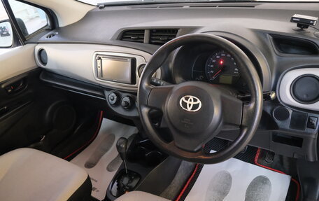 Toyota Vitz, 2011 год, 749 000 рублей, 10 фотография