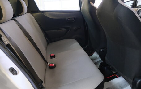 Toyota Vitz, 2011 год, 749 000 рублей, 19 фотография