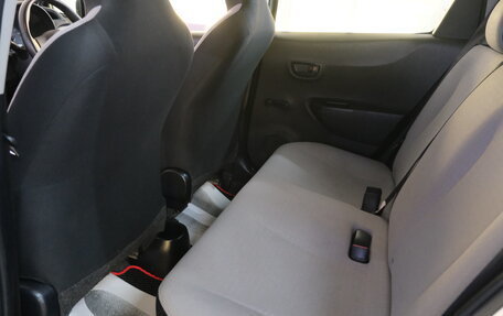 Toyota Vitz, 2011 год, 749 000 рублей, 20 фотография