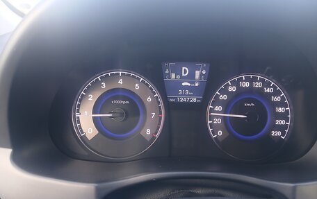 Hyundai Solaris II рестайлинг, 2012 год, 1 000 000 рублей, 5 фотография