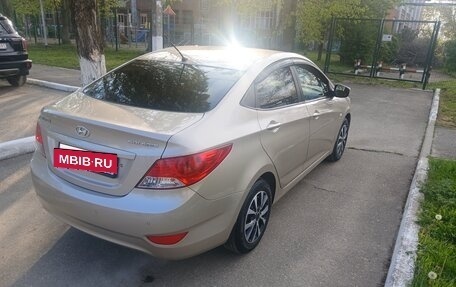 Hyundai Solaris II рестайлинг, 2012 год, 1 000 000 рублей, 2 фотография