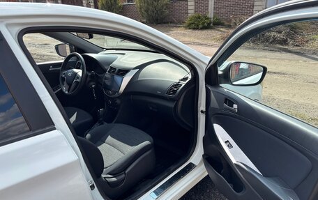 Hyundai Solaris II рестайлинг, 2014 год, 1 000 000 рублей, 3 фотография