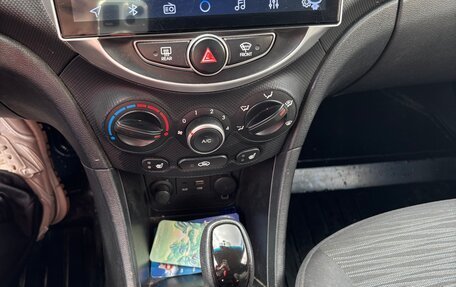 Hyundai Solaris II рестайлинг, 2014 год, 1 000 000 рублей, 11 фотография