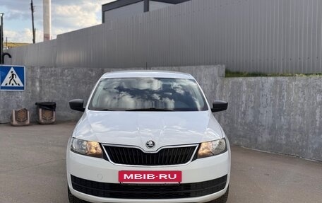 Skoda Rapid I, 2015 год, 650 000 рублей, 2 фотография