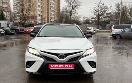 Toyota Camry, 2019 год, 2 450 000 рублей, 8 фотография