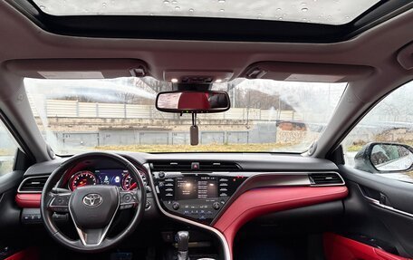 Toyota Camry, 2019 год, 2 450 000 рублей, 16 фотография