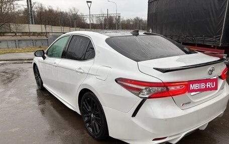 Toyota Camry, 2019 год, 2 450 000 рублей, 10 фотография