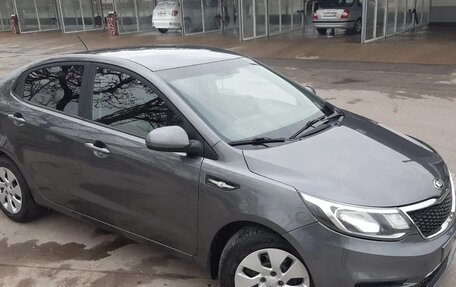 KIA Rio III рестайлинг, 2015 год, 1 060 000 рублей, 2 фотография