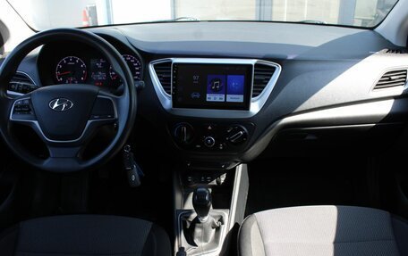 Hyundai Solaris II рестайлинг, 2018 год, 1 420 000 рублей, 16 фотография