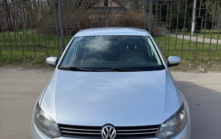 Volkswagen Polo VI (EU Market), 2011 год, 700 000 рублей, 1 фотография
