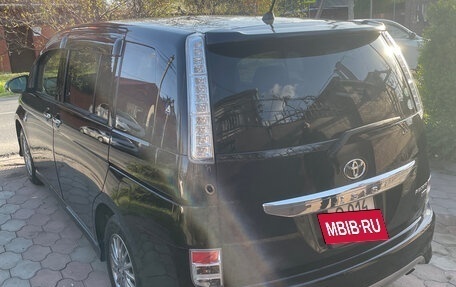 Toyota ISis I, 2014 год, 1 540 000 рублей, 4 фотография