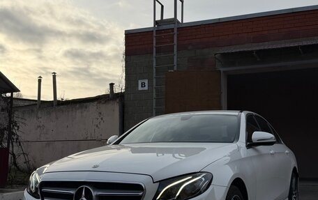 Mercedes-Benz E-Класс, 2018 год, 3 450 000 рублей, 2 фотография