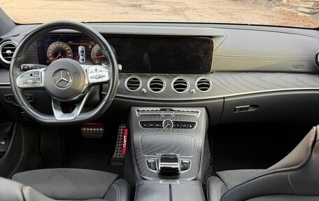 Mercedes-Benz E-Класс, 2018 год, 3 450 000 рублей, 8 фотография