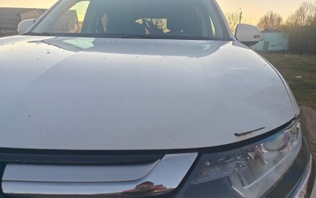 Mitsubishi Outlander III рестайлинг 3, 2016 год, 1 750 000 рублей, 6 фотография