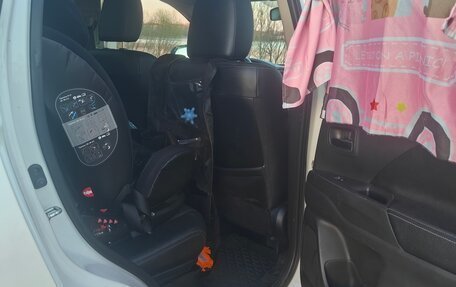 Mitsubishi Outlander III рестайлинг 3, 2016 год, 1 750 000 рублей, 13 фотография