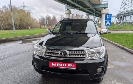 Toyota Fortuner I, 2011 год, 2 300 000 рублей, 2 фотография