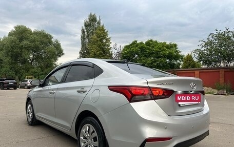 Hyundai Solaris II рестайлинг, 2017 год, 1 300 000 рублей, 3 фотография