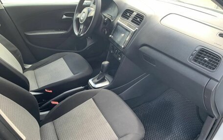 Volkswagen Polo VI (EU Market), 2015 год, 450 000 рублей, 13 фотография